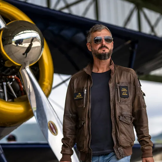 15_philipp_haidbauer_pilot_the_flying_bulls.jpg